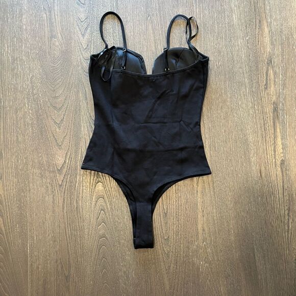 NWOT Guess Los Angeles Black Corset Bodysuit V-Underwire Spaghetti Straps Sz S - Picture 9 of 9